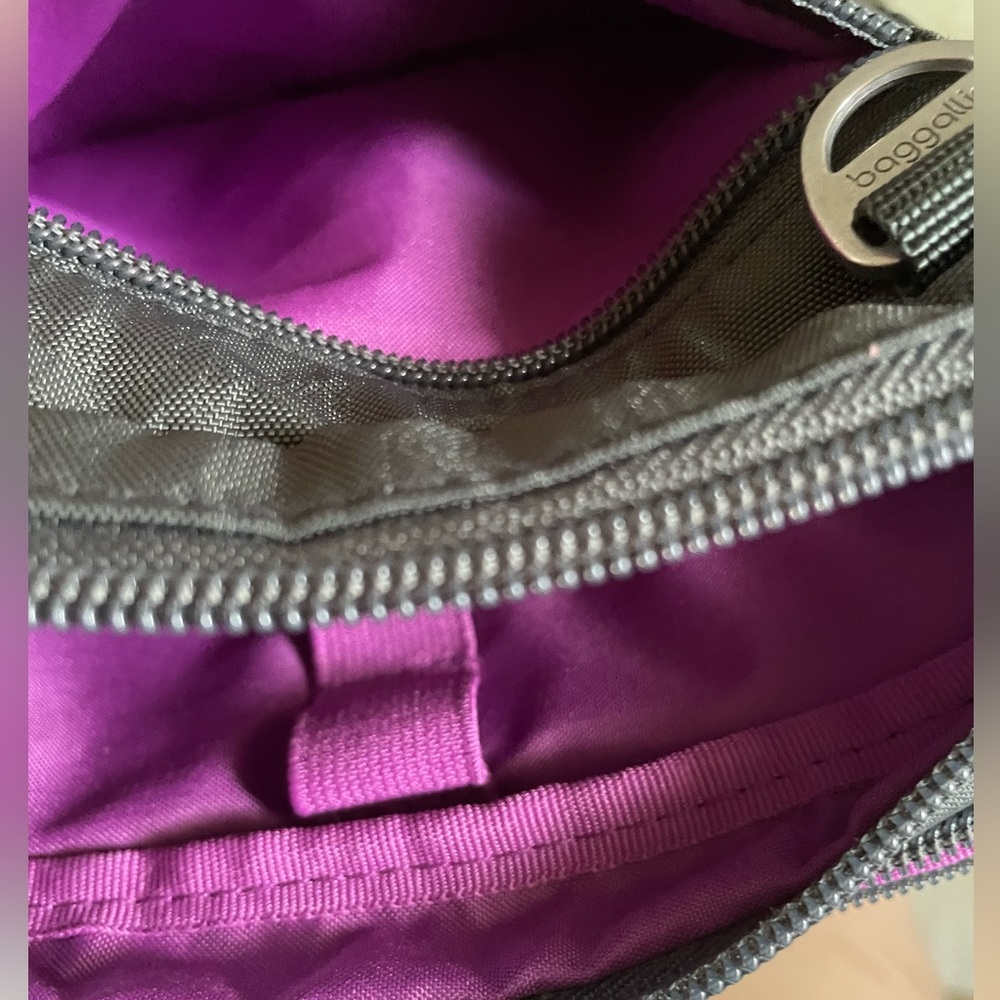Baggallini Triple Zip Crossbody - *NEW* - Picture 9 of 9